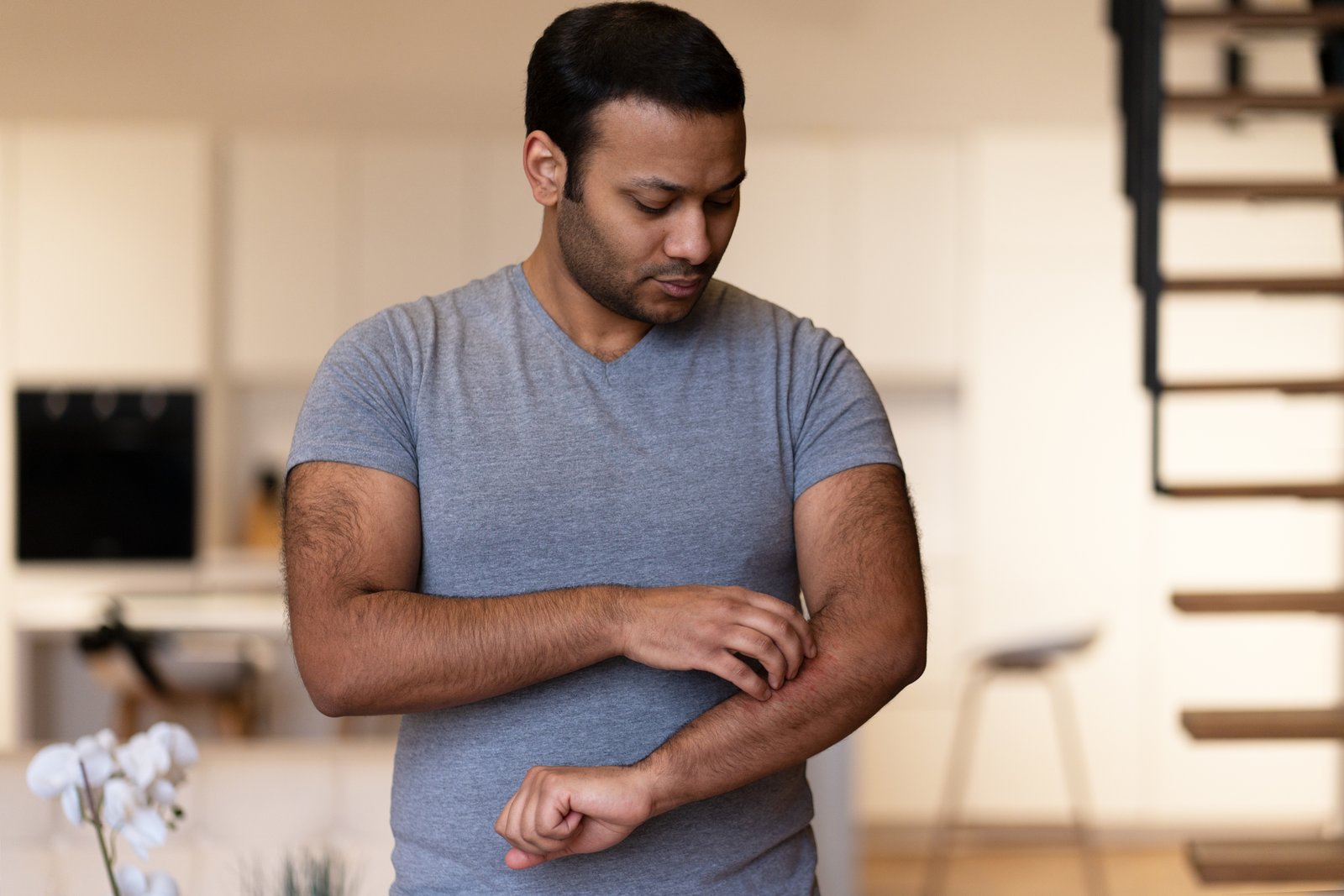 Persistent Itching Without a Rash: What Could Be Causing It?